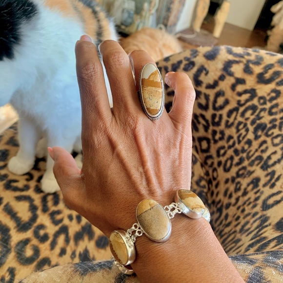 Sold out - Picture 3 of 12